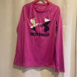 Under Armour HeatGear Loose Fit Pink Graphic T-Shirt Girls Youth Size L New